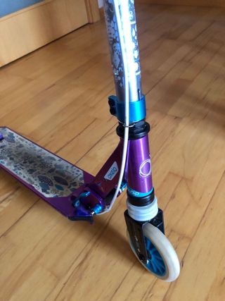 Patinete infantil violeta y azul 6-9 años