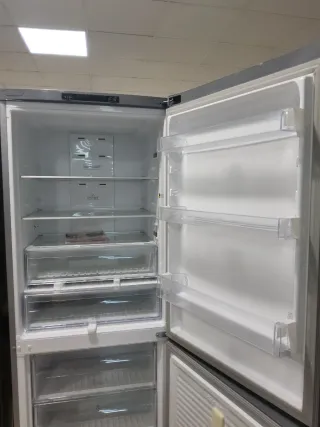 Frigorífico Ariston Hotpoint No Frost Inox