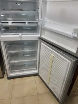 Frigorífico Ariston Hotpoint No Frost Inox