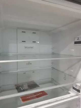 Frigorífico Ariston Hotpoint No Frost Inox