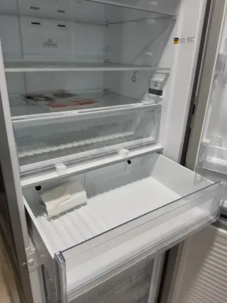 Frigorífico Ariston Hotpoint No Frost Inox