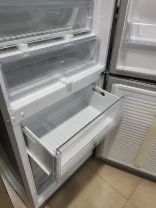 Frigorífico Ariston Hotpoint No Frost Inox