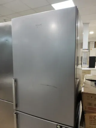 Frigorífico Ariston Hotpoint No Frost Inox