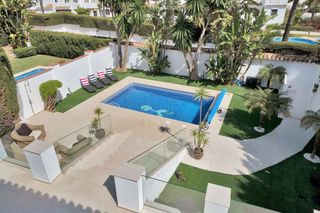 Chalet en alquiler en Nueva Andalucía centro en Marbella