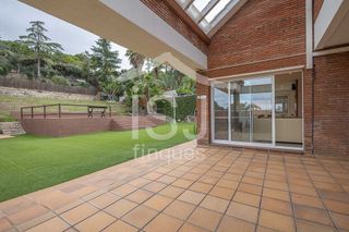 Chalet en alquiler en Sant Just Desvern