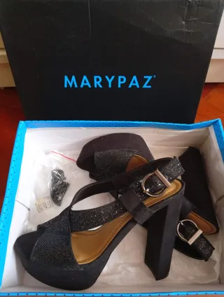 Sandalias MARYPAZ Negras Brillantes