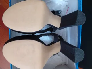 Sandalias MARYPAZ Negras Brillantes