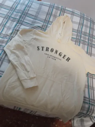 Sudadera Álvaro Moreno Beige