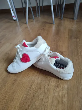 Zapatillas Love Moschino blancas con corazón