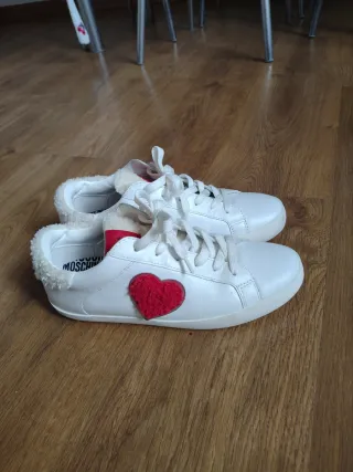 Zapatillas Love Moschino blancas con corazón