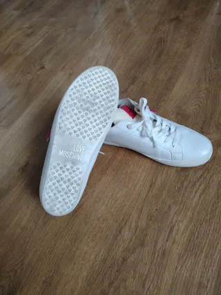 Zapatillas Love Moschino blancas con corazón