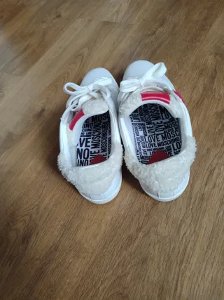 Zapatillas Love Moschino blancas con corazón