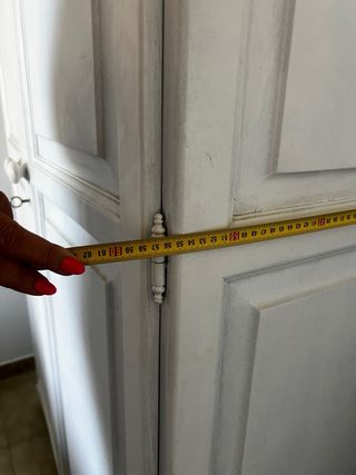 Armario blanco de madera