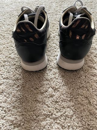 Munich Negras Símbolo Blanco