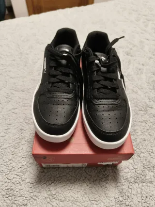 Zapatillas Puma Negras y Blancas