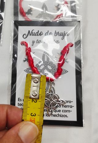 Pulsera Roja 7 Nudos con Nudo de Bruja