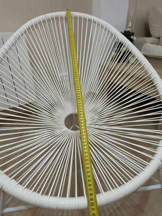 Silla ovalada blanca terraza