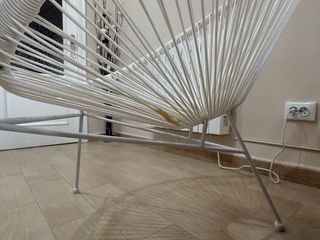 Silla ovalada blanca terraza