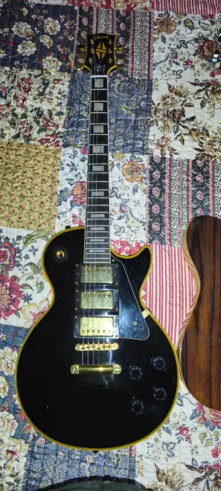 Guitarra Eléctrica Negra Réplica