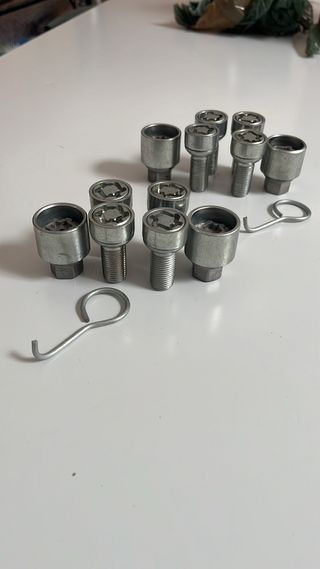 se vende tornillos antirrobo VW GOLF MK7 SEAT AUDI
