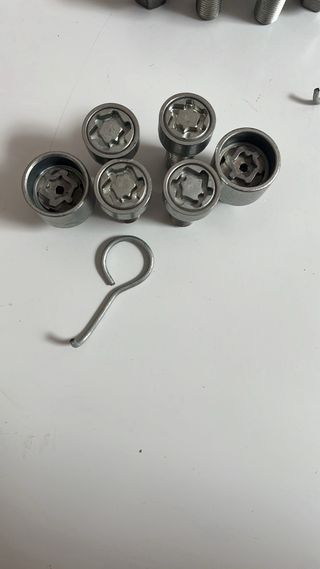 se vende tornillos antirrobo VW GOLF MK7 SEAT AUDI