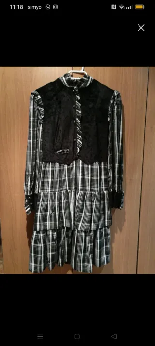 Capa vintage gris y vestido