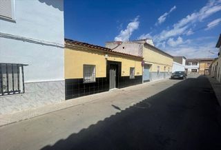 Casa adosada en venta en Quintanar de la Orden