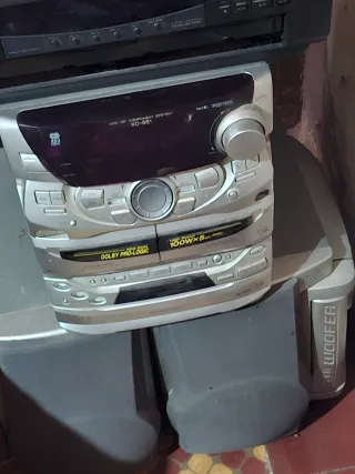 Minicadena XD-951 Dolby Pro-Logic