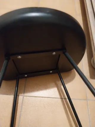 2 Taburetes de Barra Metálicos Negros