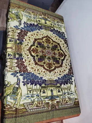 Mantel decorativo con diseño oriental vintage