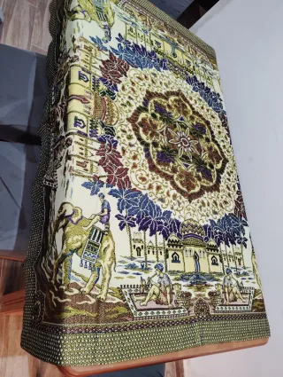 Mantel decorativo con diseño oriental vintage