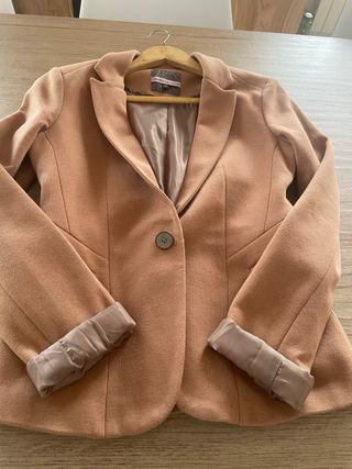 Americana beige mujer