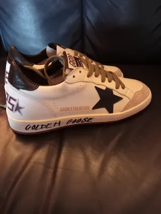 Zapatillas inspiradas en el icónico diseño Golden