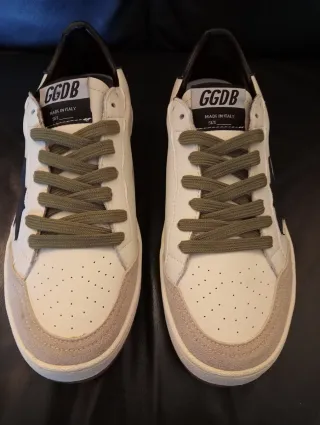 Zapatillas inspiradas en el icónico diseño Golden