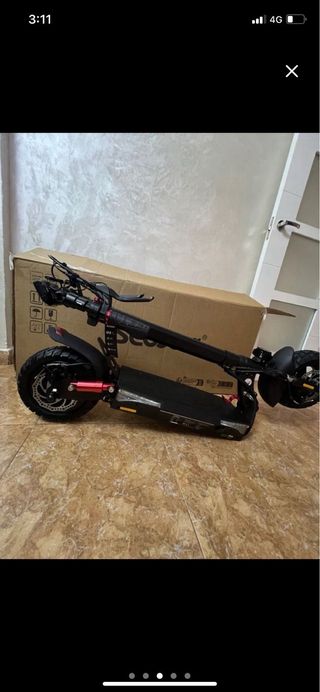 Patinete eléctrico iScooter con luces LED