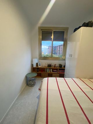 Se alquila habitación individual a chica