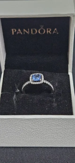 Anillo Pandora Plata con Circonitas y cristal T54