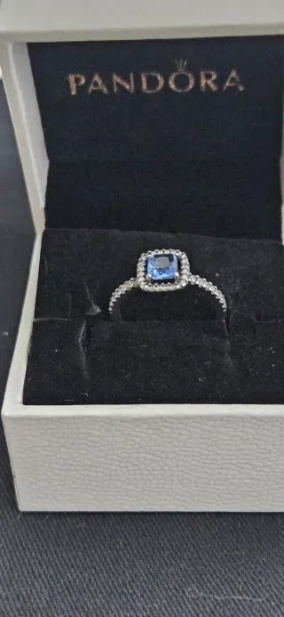 Anillo Pandora Plata con Circonitas y cristal T54