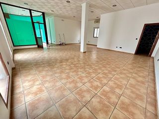 Local comercial en alquiler en Úbeda