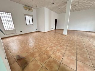 Local comercial en alquiler en Úbeda