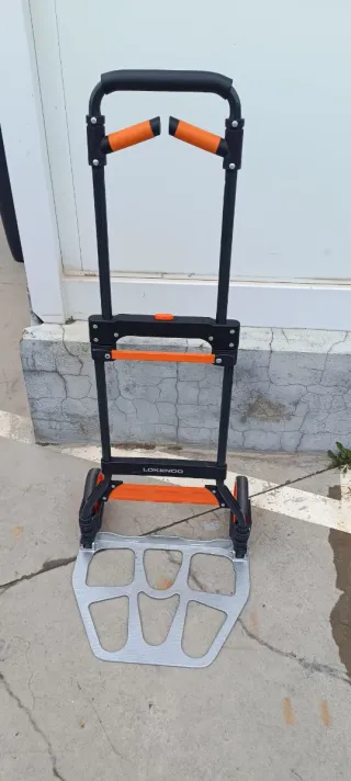 Carro de carga naranja