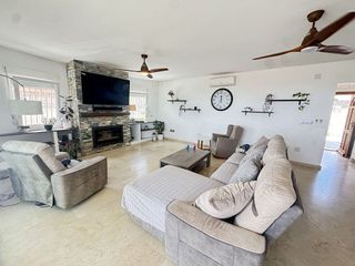 Chalet en venta en San Miguel de Salinas