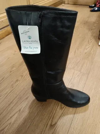 Botas altas de cuero negro