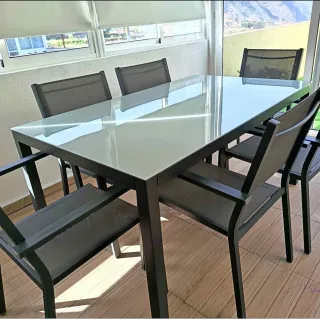 Tavolo da terrazza in alluminio e vetro nero con 6 sedie