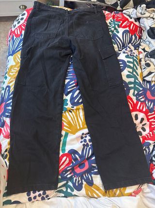 Vaqueros Bershka negros talla L/42