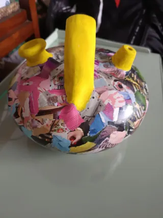 Botijo de arcilla decorado artesanal