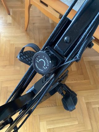 Bicicleta estática con respaldo