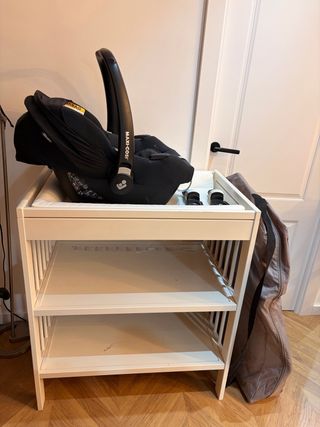 Todo juntos- silla, cambiador, cuna