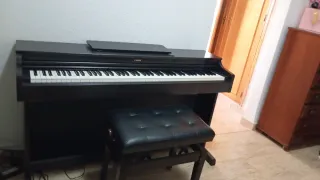 Piano Digital Yamaha Auris como NUEVO