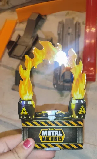 Pista Metal Machines Zuru Rennbahnrandale